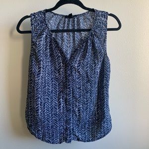 Blue pattern short sleeve button up shirt